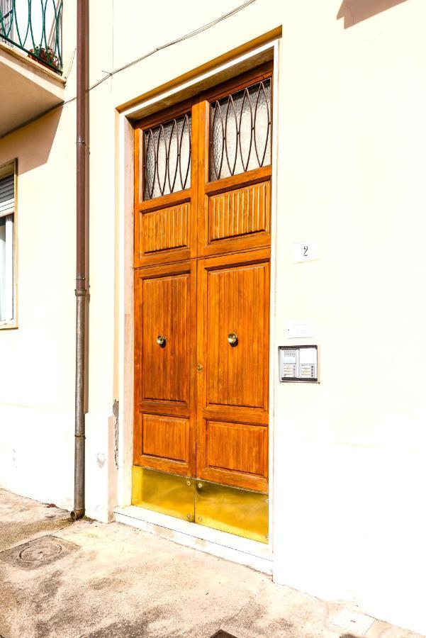 Hostly - The Urban Garden House - 3 Bedrooms, Garden, Great Location! Pisa Buitenkant foto